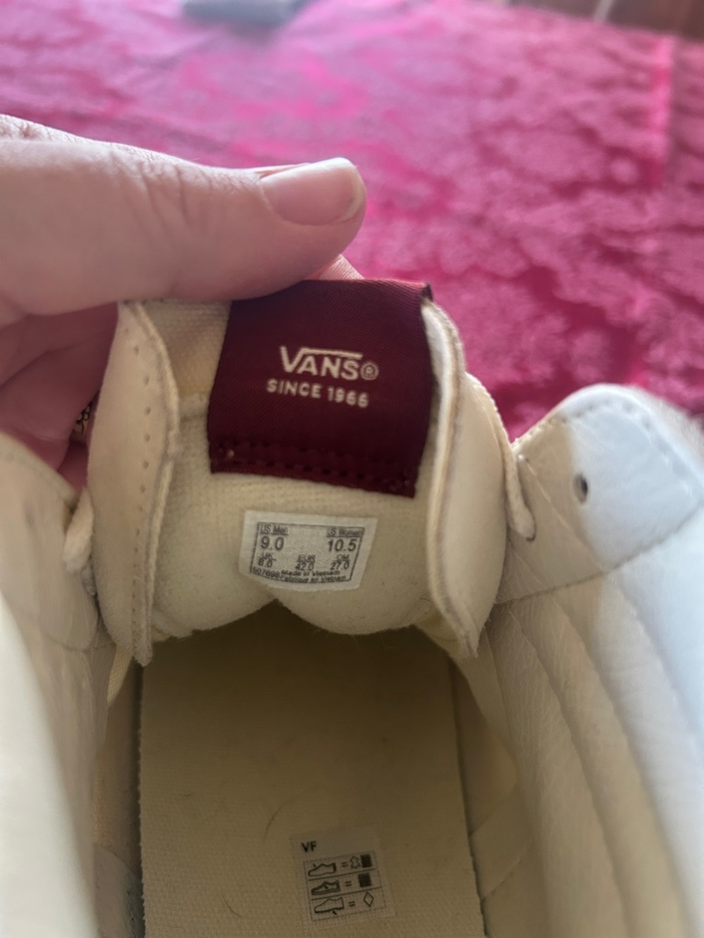 Vans Old Skool Men’s Size 9 High-Top Sneakers in Cream with Burgundy Accent - Picture 2 of 3